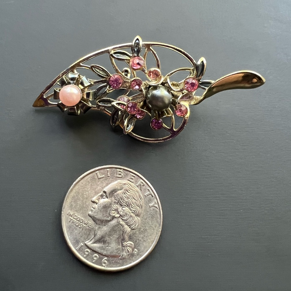 Vintage Gold Tone Brooch with Pink Rhinestones - Picture 2 of 7